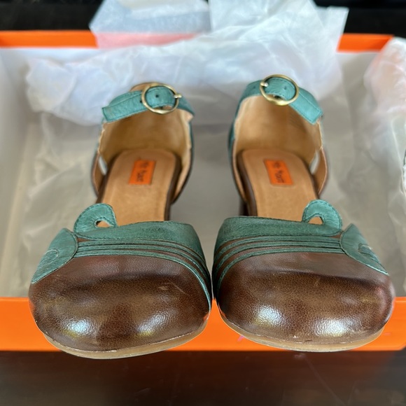 Miz Mooz Eloy heels, size 6. Brown/ teal front buckle strap. - Picture 7 of 9